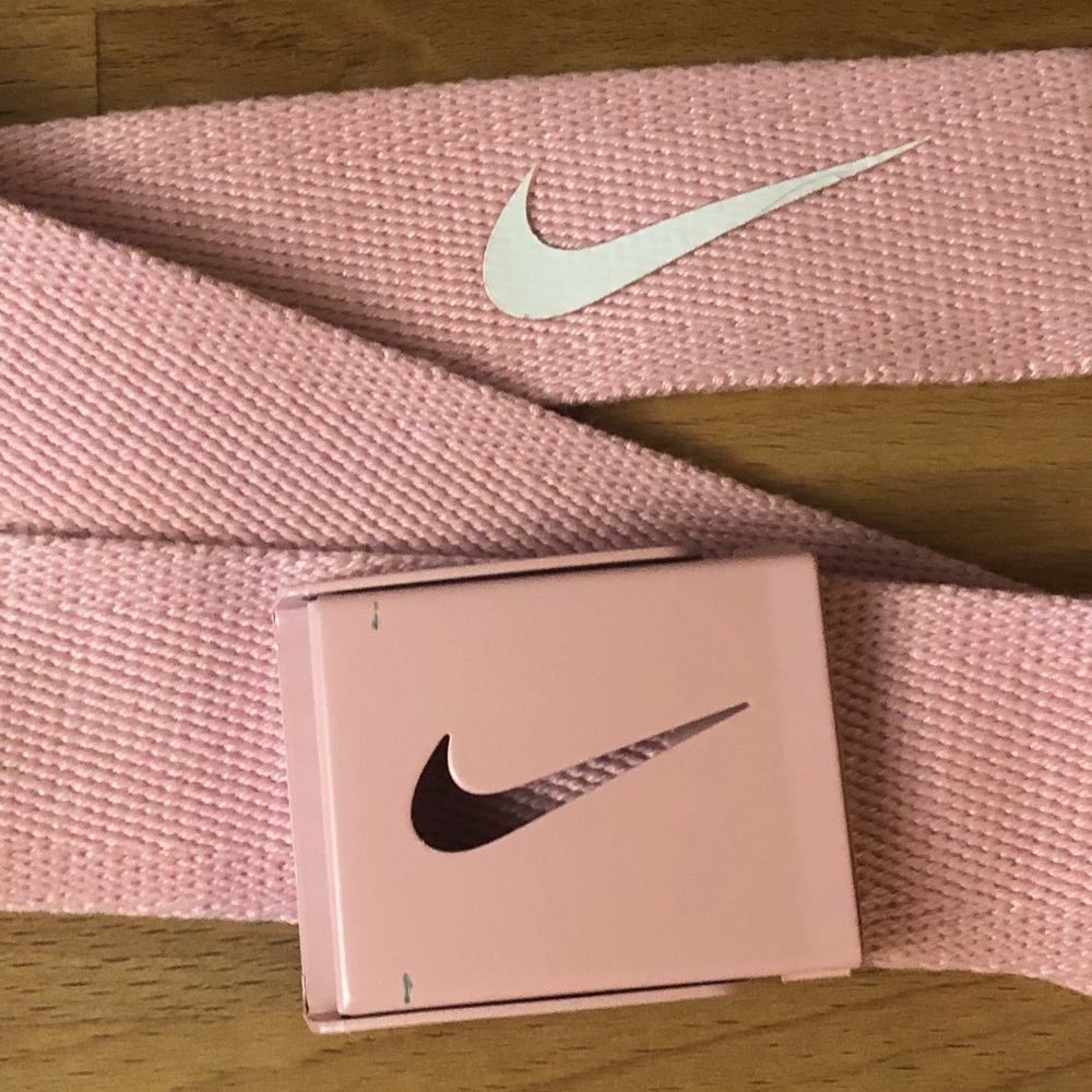 Pastel pink Nike golf web belt